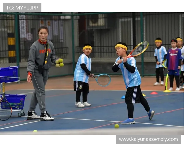 开云体育网球服为专业运动员提供舒适耐穿的高性能网球装备推荐